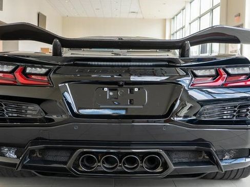 Used 2025 Chevrolet Corvette Z06 w/ Z07 Performance Package RWD image 8
