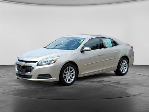 Used 2016 Chevrolet Malibu LT w/ Power Convenience Package FWD image 3