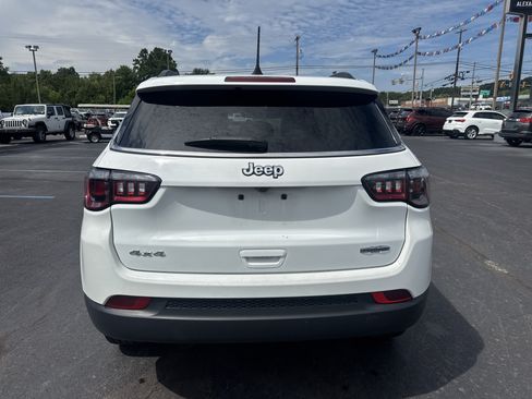 Used 2024 Jeep Compass Latitude AWD/4WD image 4