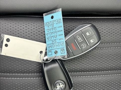 Used 2024 Alfa Romeo Giulia Quadrifoglio image 15