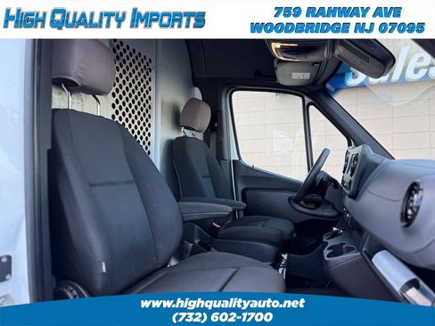Used 2020 Mercedes-Benz Sprinter 1500 image 24