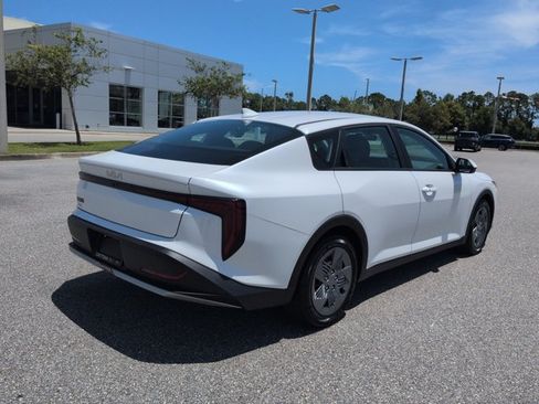 Used 2025 Kia K4 FWD image 5