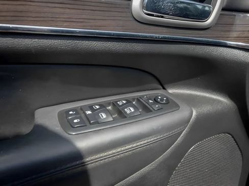 Used 2018 Jeep Grand Cherokee Overland image 19