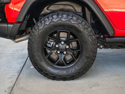 Used 2024 Jeep Wrangler Unlimited AWD/4WD image 11