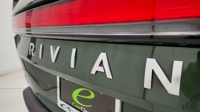 Used 2023 Rivian R1S Adventure Quad AWD/4WD image 32