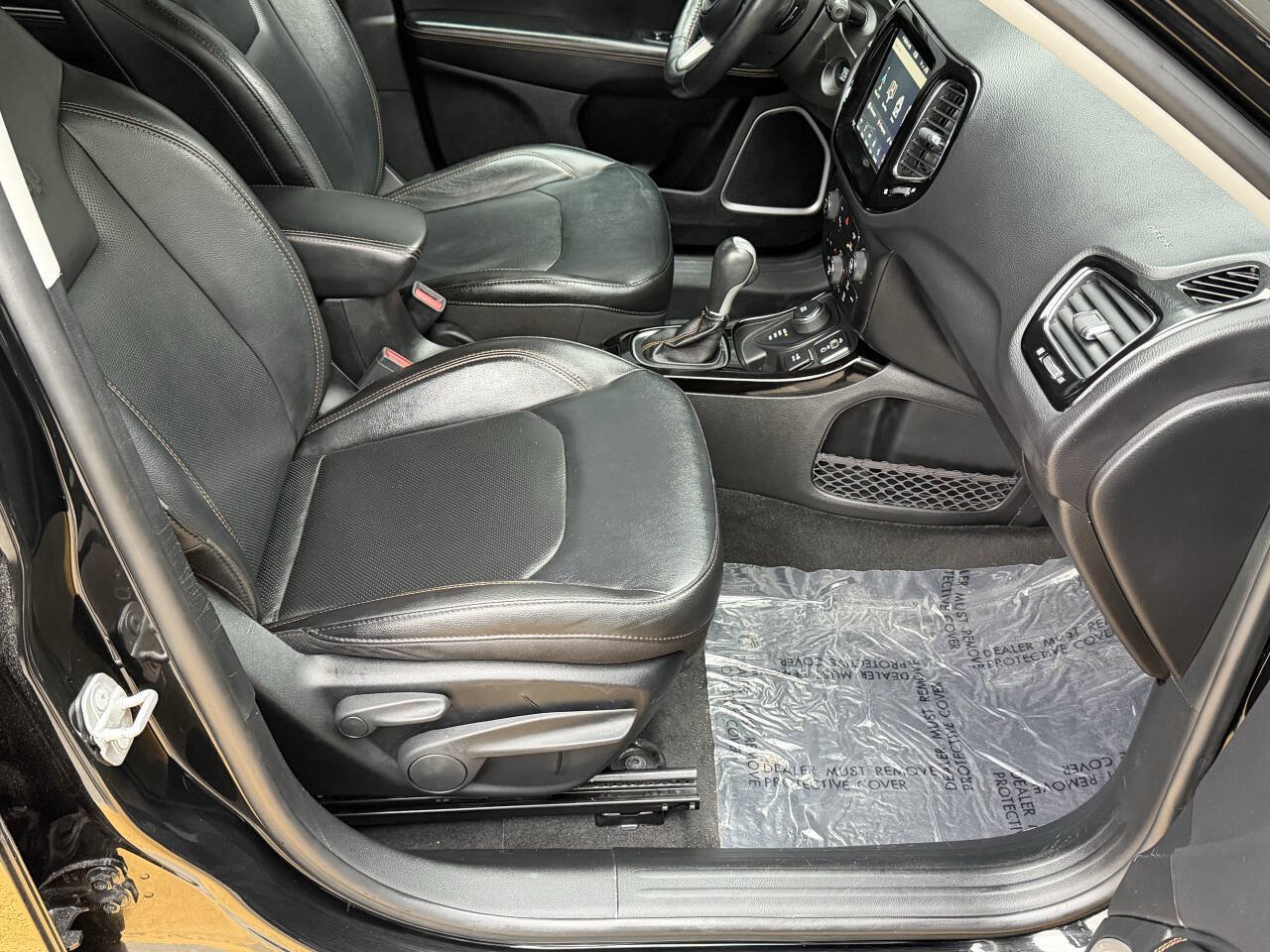 Used 2018 Jeep Compass Limited w/ Navigation Group AWD/4WD image 18