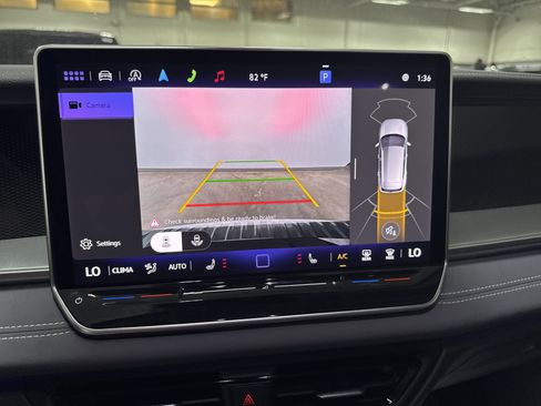 New 2025 Volkswagen Tiguan SE image 19