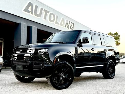 Used 2024 Land Rover Defender 130 X-Dynamic SE image 1