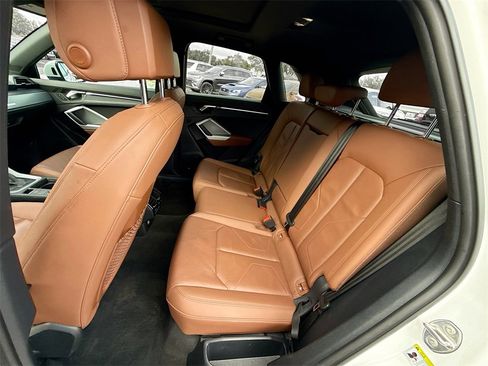 Used 2021 Audi Q3 2.0T Premium image 27