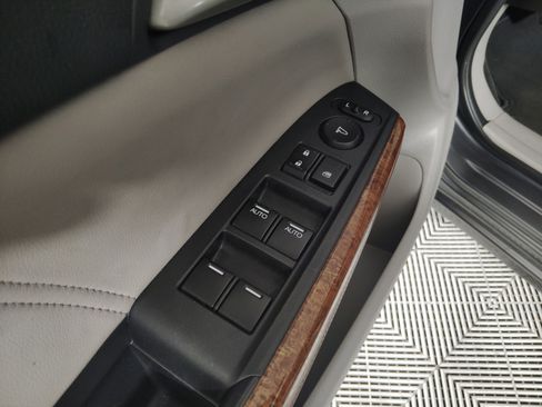 Used 2011 Honda Accord EX-L image 24