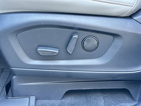 New 2026 Ford Explorer Active image 27