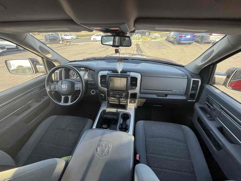Used 2017 RAM 1500 Big Horn RWD image 25