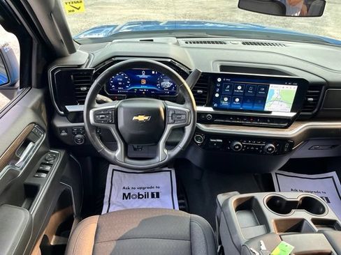 Used 2022 Chevrolet Silverado 1500 LT w/ Z71 Off-Road Package AWD/4WD image 25