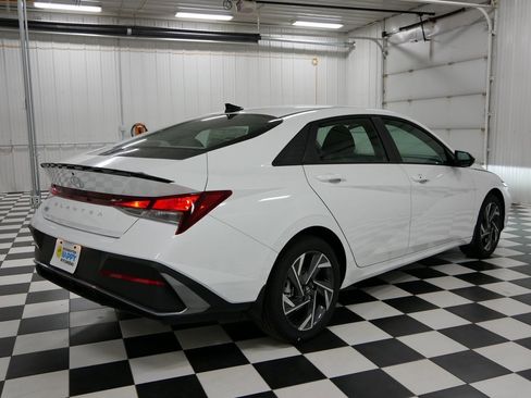 New 2025 Hyundai Elantra Sport image 2