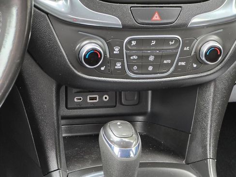 Used 2020 Chevrolet Equinox LT AWD/4WD image 6