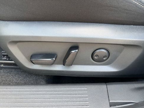 Used 2024 Nissan Rogue SV image 15