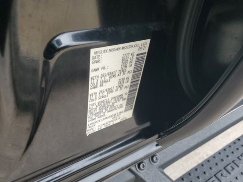 Used 2023 Nissan Frontier SV w/ Technology Package image 30