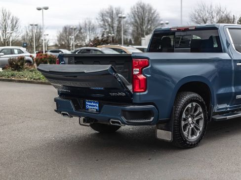 Used 2024 Chevrolet Silverado 1500 High Country w/ Technology Package image 11