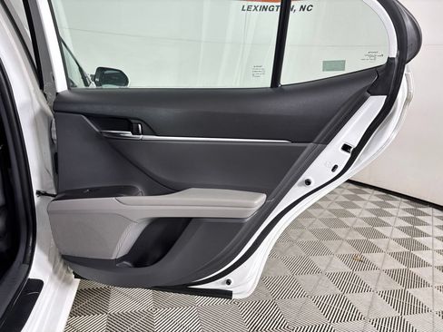 Used 2022 Toyota Camry LE w/ Carpet Mat Package (TMS) FWD image 27