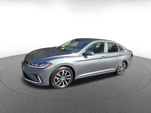 Used 2025 Volkswagen Jetta SE image 8