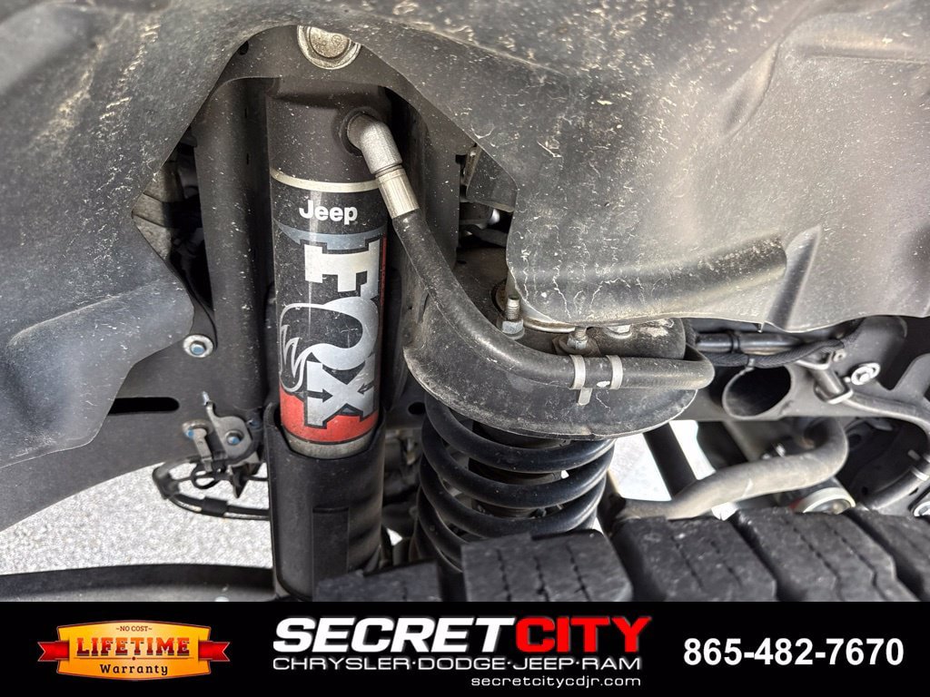 Used 2023 Jeep Gladiator Mojave w/ Cold Weather Group AWD/4WD image 9