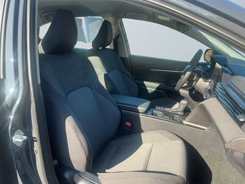 Used 2025 Toyota Camry LE image 15