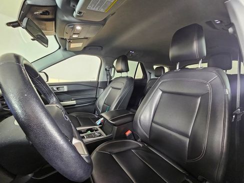 Used 2021 Ford Explorer XLT w/ Equipment Group 202A image 25