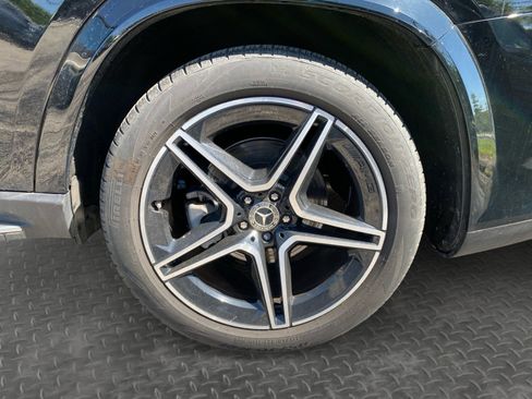 Used 2025 Mercedes-Benz GLS 450 4MATIC w/ AMG Line Exterior image 14