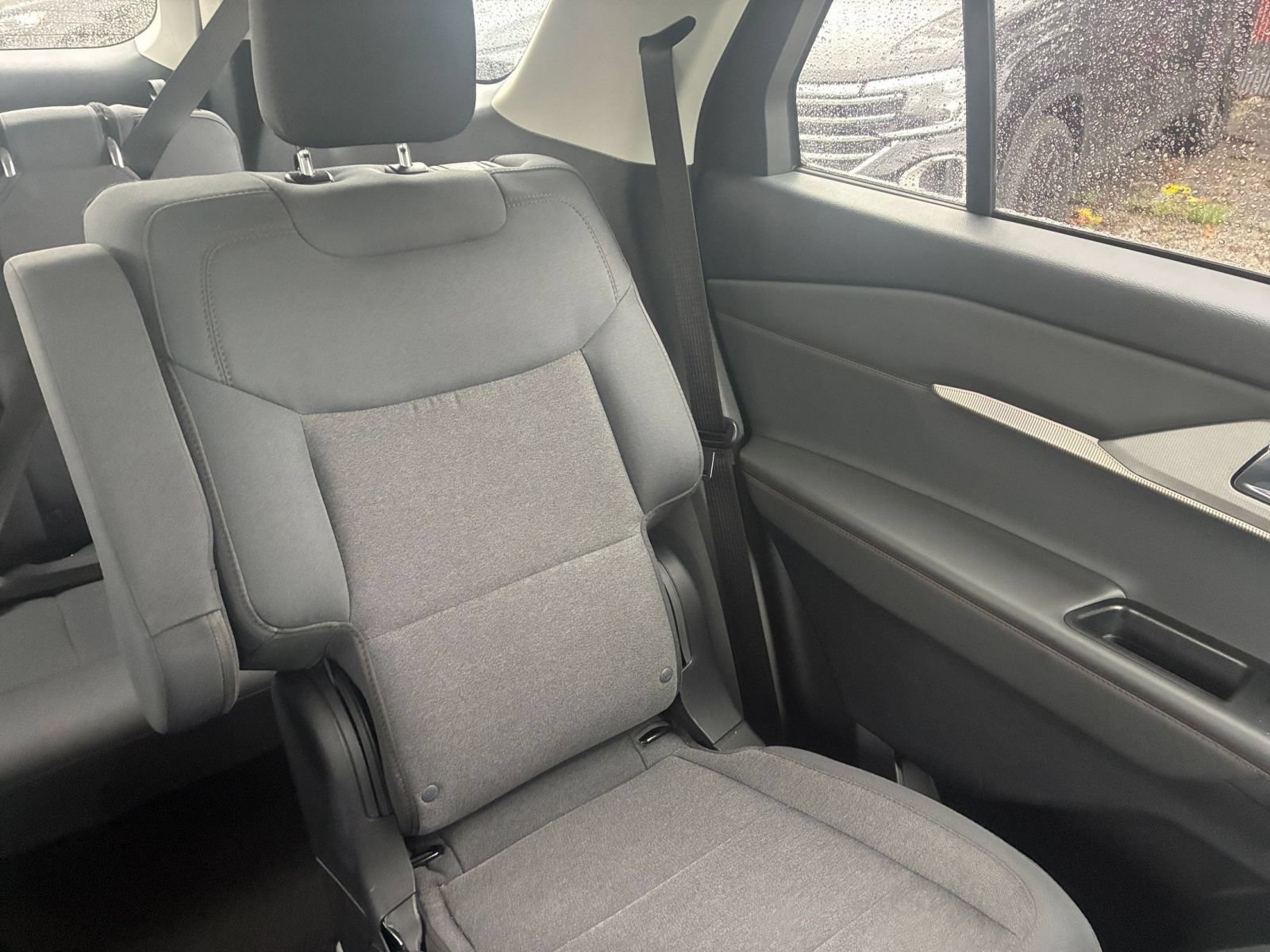Used 2026 Ford Explorer Active AWD/4WD image 32
