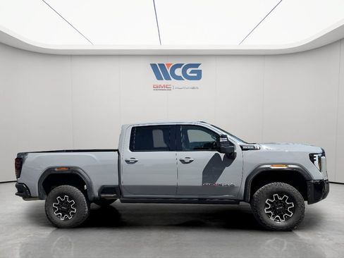 Used 2024 GMC Sierra 2500 AT4X AWD/4WD image 3