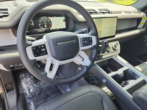 Used 2025 Land Rover Defender 130 S image 14