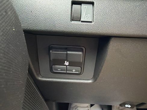 Used 2023 Chevrolet Colorado LT w/ LT Convenience Package AWD/4WD image 19