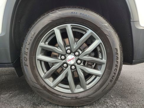 Used 2018 GMC Acadia SLT image 23