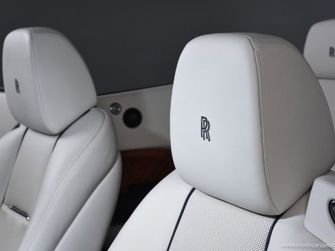 Used 2016 Rolls-Royce Dawn image 32