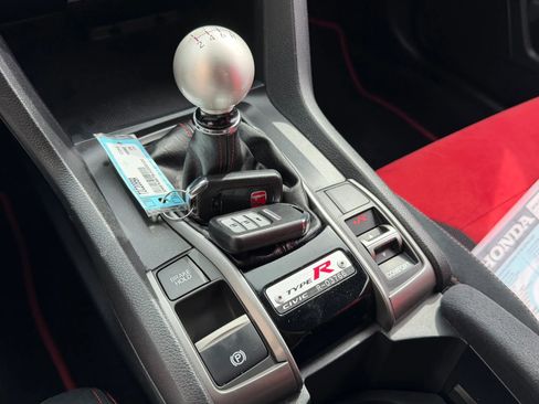 Used 2018 Honda Civic Type R image 19