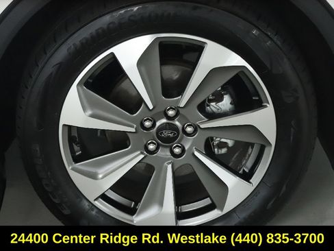 Used 2023 Ford Escape Platinum w/ Premium Technology Package AWD/4WD image 10