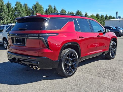 Used 2024 Chevrolet Traverse RS AWD/4WD image 6