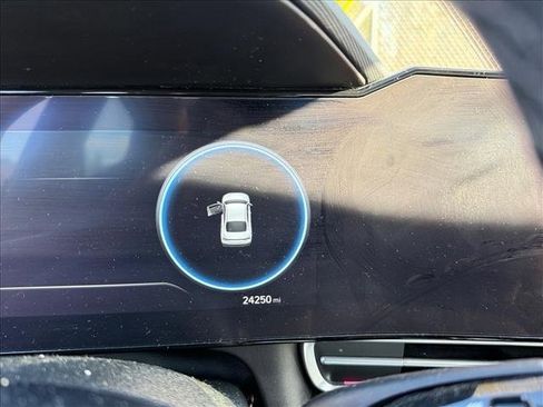 Used 2024 Hyundai Elantra SEL w/ Convenience Package image 4