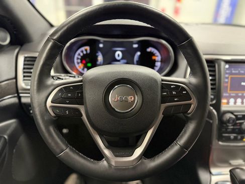 Used 2018 Jeep Grand Cherokee Limited w/ Luxury Group II image 17