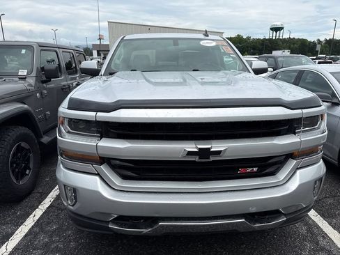 Used 2018 Chevrolet Silverado 1500 LT w/ True North Edition AWD/4WD image 4