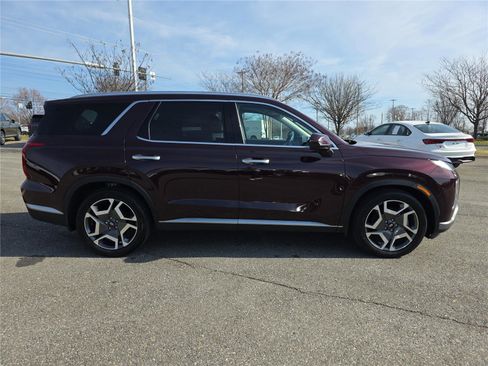Used 2023 Hyundai Palisade SEL image 3