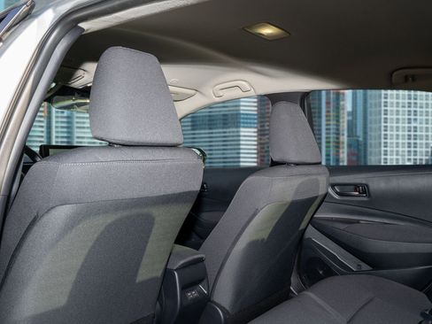 Used 2025 Toyota Corolla LE image 17