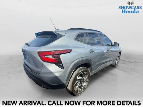 Used 2024 Chevrolet Trax RS w/ Driver Confidence Package image 5