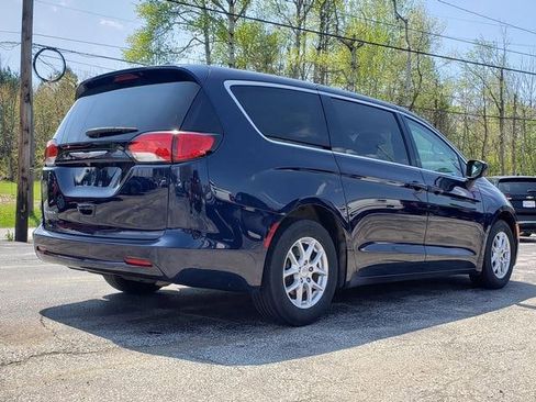 Used 2017 Chrysler Pacifica Touring FWD image 7