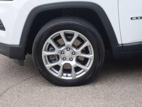 Used 2023 Jeep Compass Latitude AWD/4WD image 26