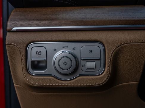 Used 2024 Mercedes-Benz GLE 350 4MATIC image 8