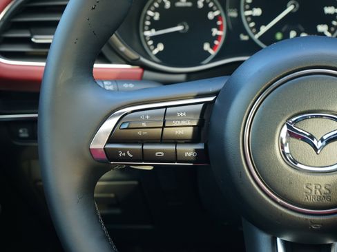 New 2026 MAZDA MAZDA3 Hatchback w/Premium Plus Pkg image 27