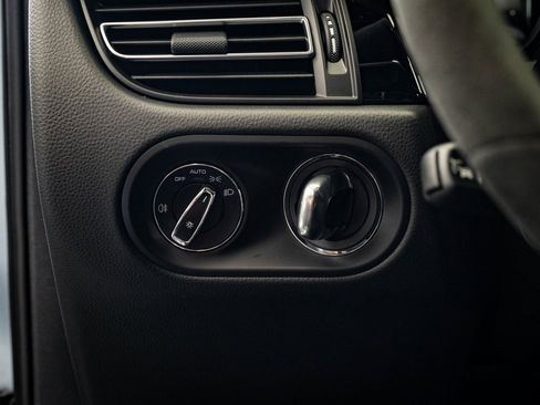 New 2026 Porsche Macan Turbo image 44