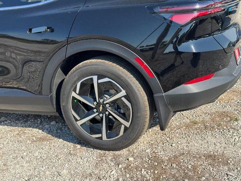 New 2026 Chevrolet Equinox EV LT image 4