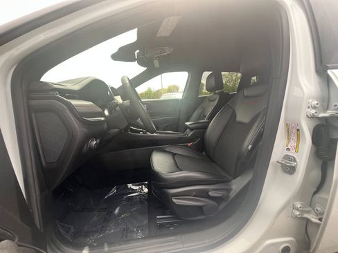 Used 2025 Jeep Compass Trailhawk AWD/4WD image 22